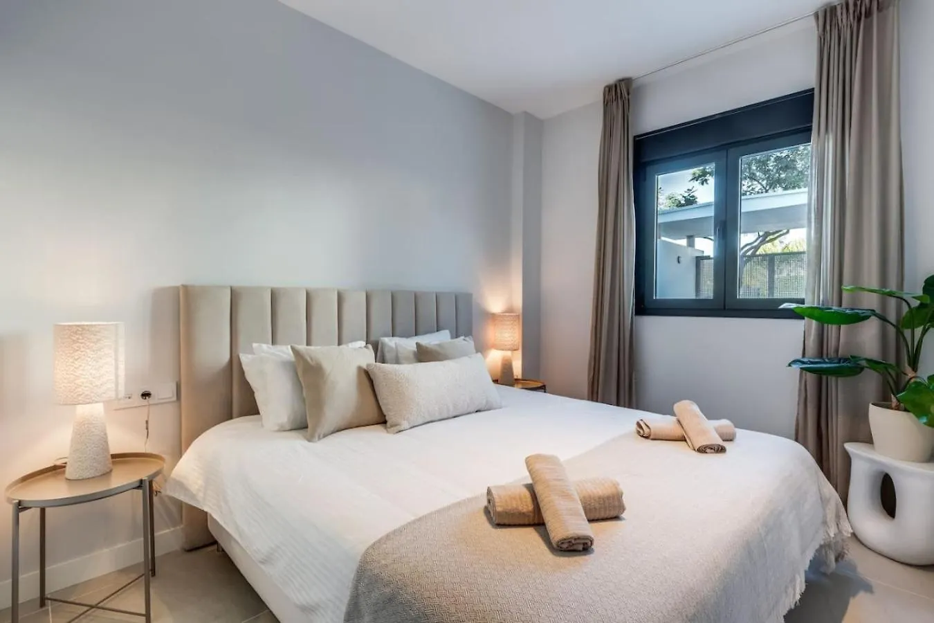 Lejlighed Aranya Estepona - With Spacious Private Terrace